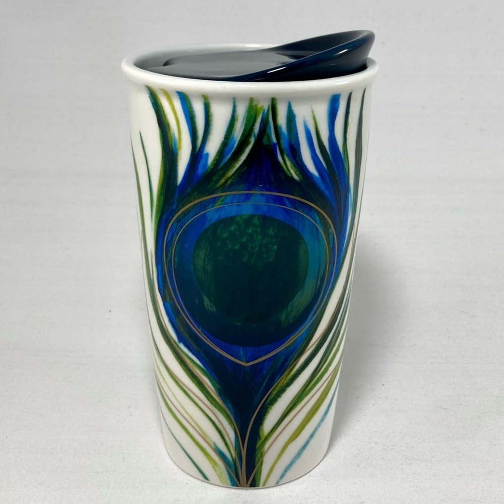 Starbucks 2015 peacock feather 12 oz ceramic coffee mug. 💙